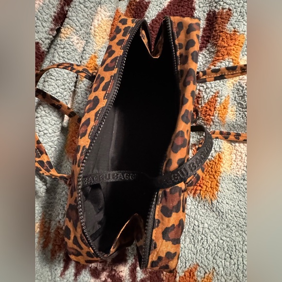 Baggu Leopard Bowler Bag - Picture 6 of 7